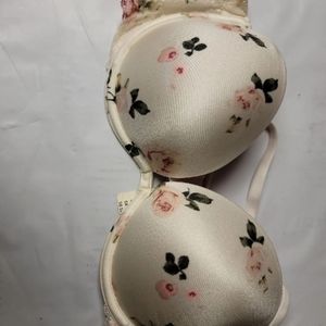 NWT 34C Victoria's Secret bra